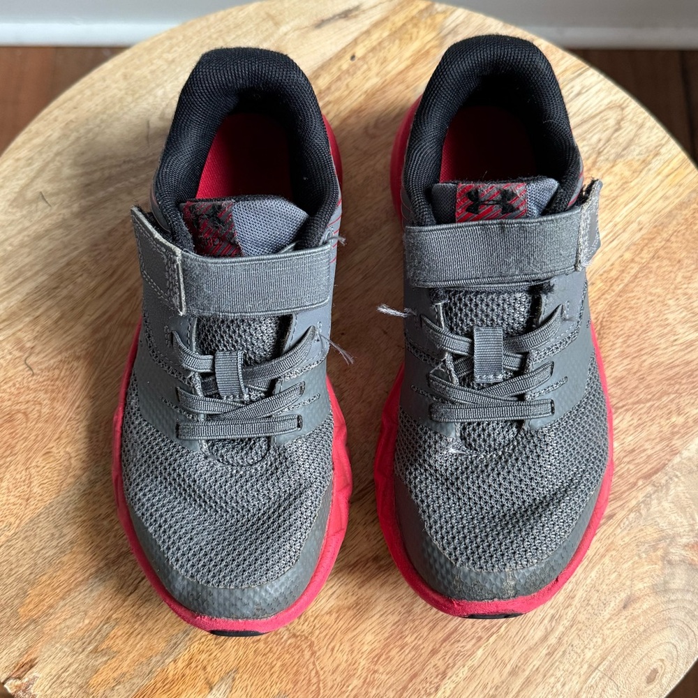 Under Armour® Kids UA BPS Primed 2 AC boys sz: 1 - Picture 2 of 10